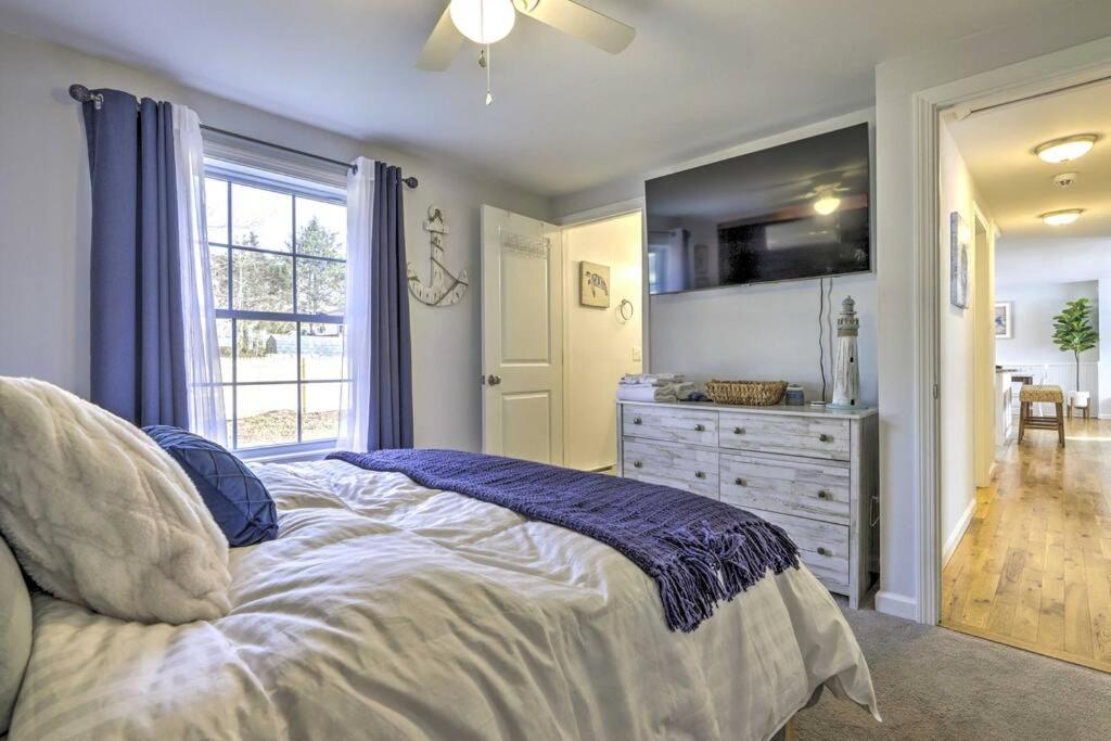 New! Updated Mystic Home W/ Sauna, Hot Tub & Deck Zewnętrze zdjęcie