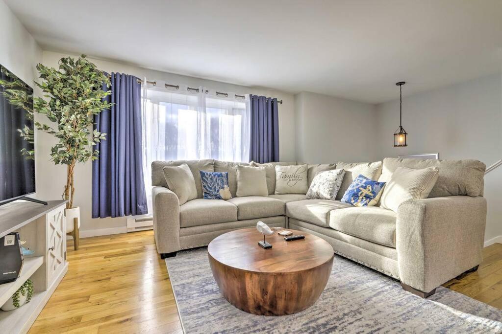 New! Updated Mystic Home W/ Sauna, Hot Tub & Deck Zewnętrze zdjęcie